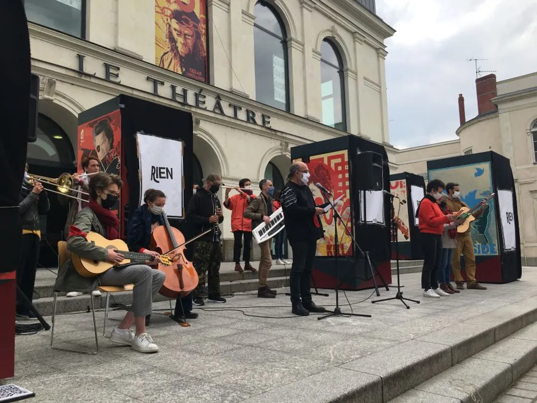 Théâtre Laval Action Revendi_29 04 21_AVC